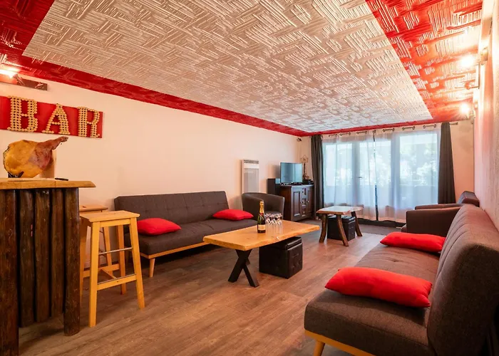 Grand St-lary Centre 13 A 15 Pers *